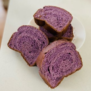 翻车了的双色紫薯吐司🍞您是在测视力吗？...