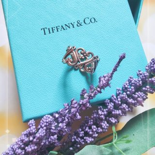 Tiffany 镂空心形戒指...
