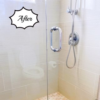 按头安利｜浴室玻璃门水垢清洁剂...