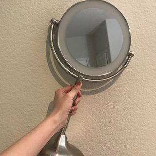能发光的镜子