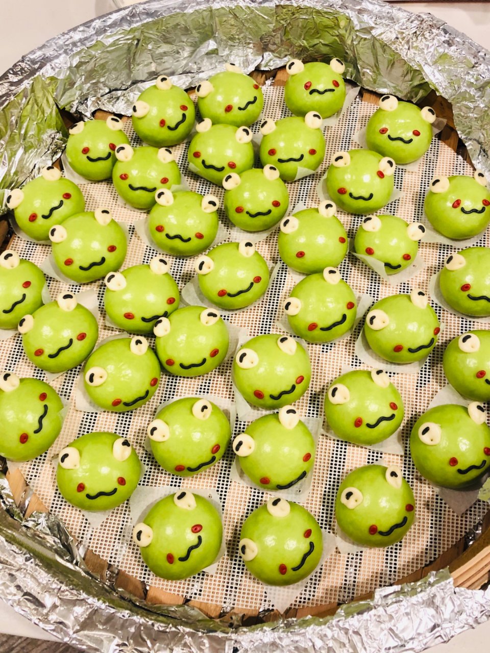 绿色健康卡通青蛙🐸包子...