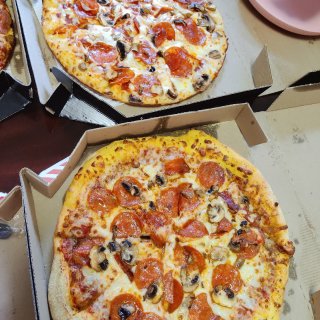 周末点pizza吃