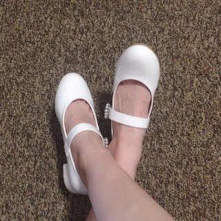 白色玛丽珍鞋