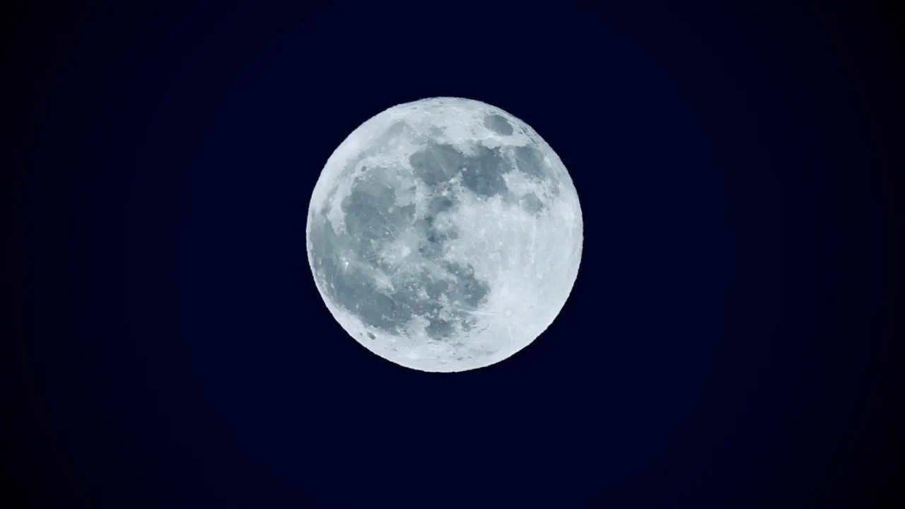 🌕今夜月圆超大超圆，快出来看月亮，拍月亮啊