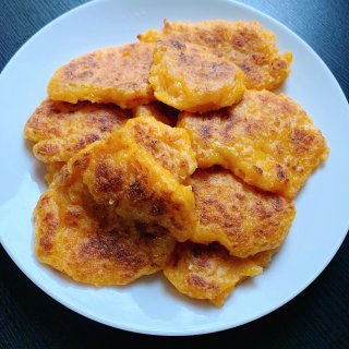 鸡蛋燕麦粥🥣+南瓜饼...