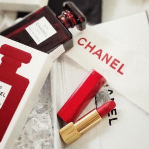 Chanel限量版5号香水&口红