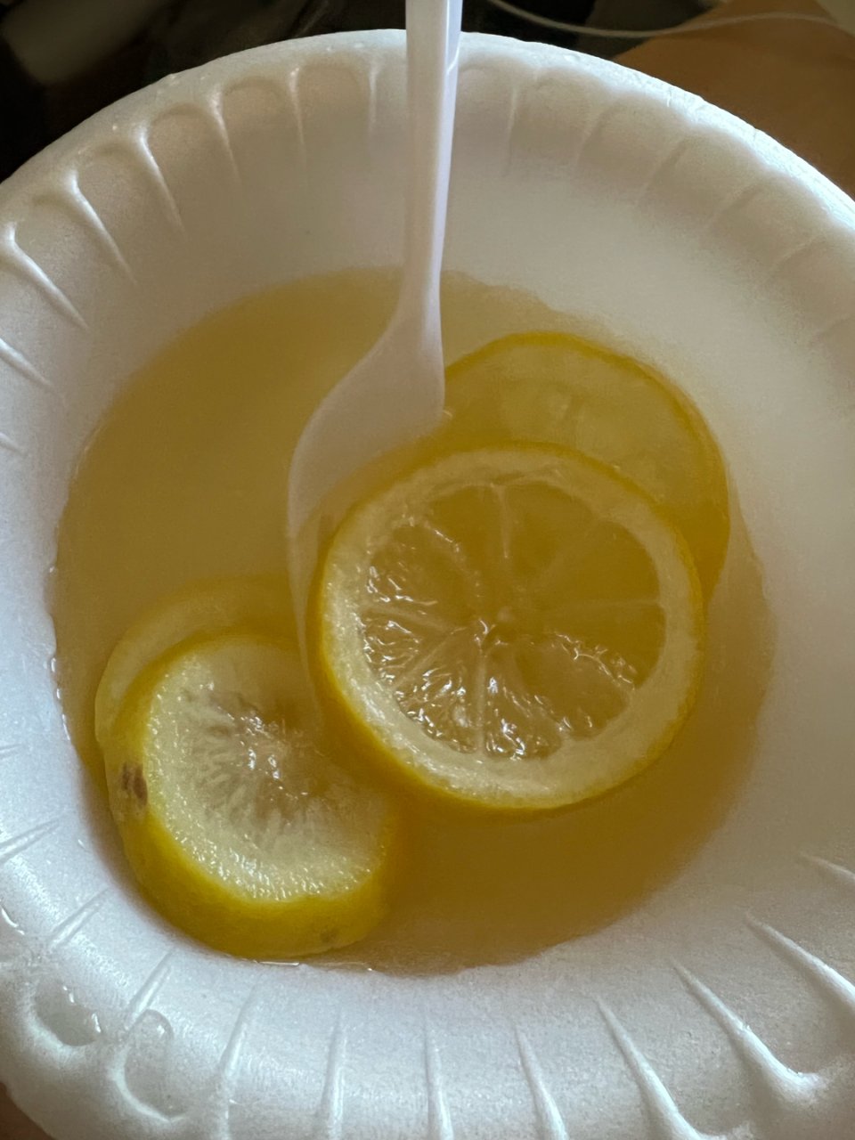 自制柠檬蜂蜜水...