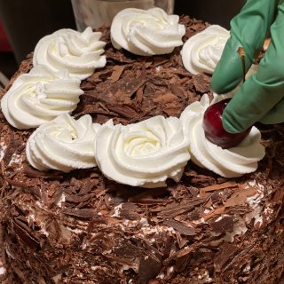 自己做生日蛋糕：巧克力戚风黑森林...