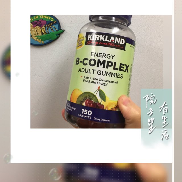 口味酸酸甜甜。好像小时候吃的QQ糖。