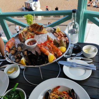 布莱顿海滩边的海鲜餐厅🦀Raddle &...