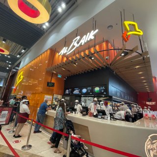 迪拜mall 里的小吃厅...