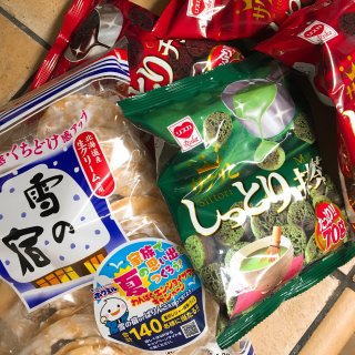 逛逛日本超市，怎能不買零食😋😋...