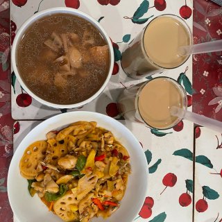 干锅牛蛙,排骨藕汤,自制珍珠奶茶