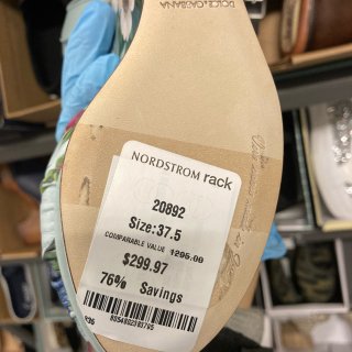 Nordstrom Rack实体店的有趣...