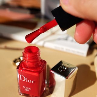 指甲油试色 之 Dior 999 正宫红...