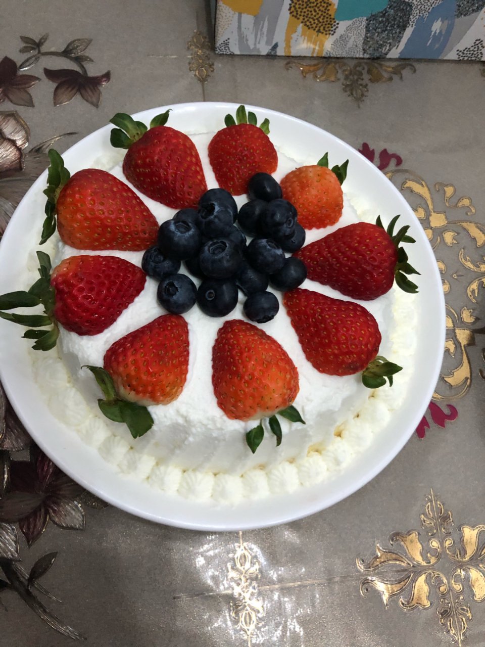 彩虹🌈篇之草莓🍓蛋糕！...