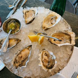 Capital oyster
