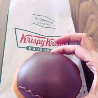 krispykreme甜甜圈🍩免費送一個...