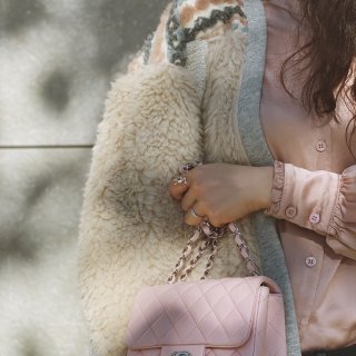戒指,万能大淘宝,我的Chanel包,粉色小羊皮,真丝衬衣