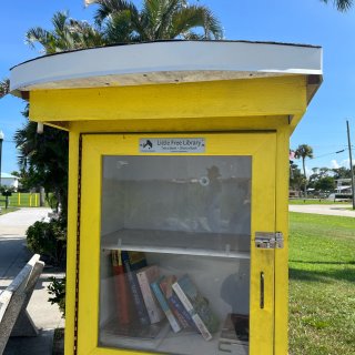Little Free Library📖...