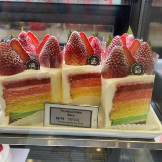 巴黎贝甜🌈彩虹蛋糕...