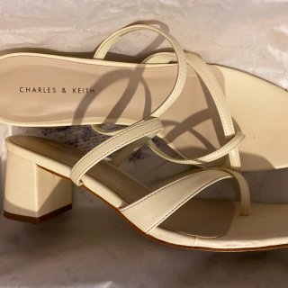 Chalk Block Heel Toe Loop Sandals - CHARLES & KEITH SG