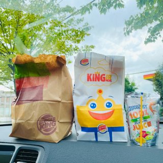 今天的快乐来自Burger King 👏...