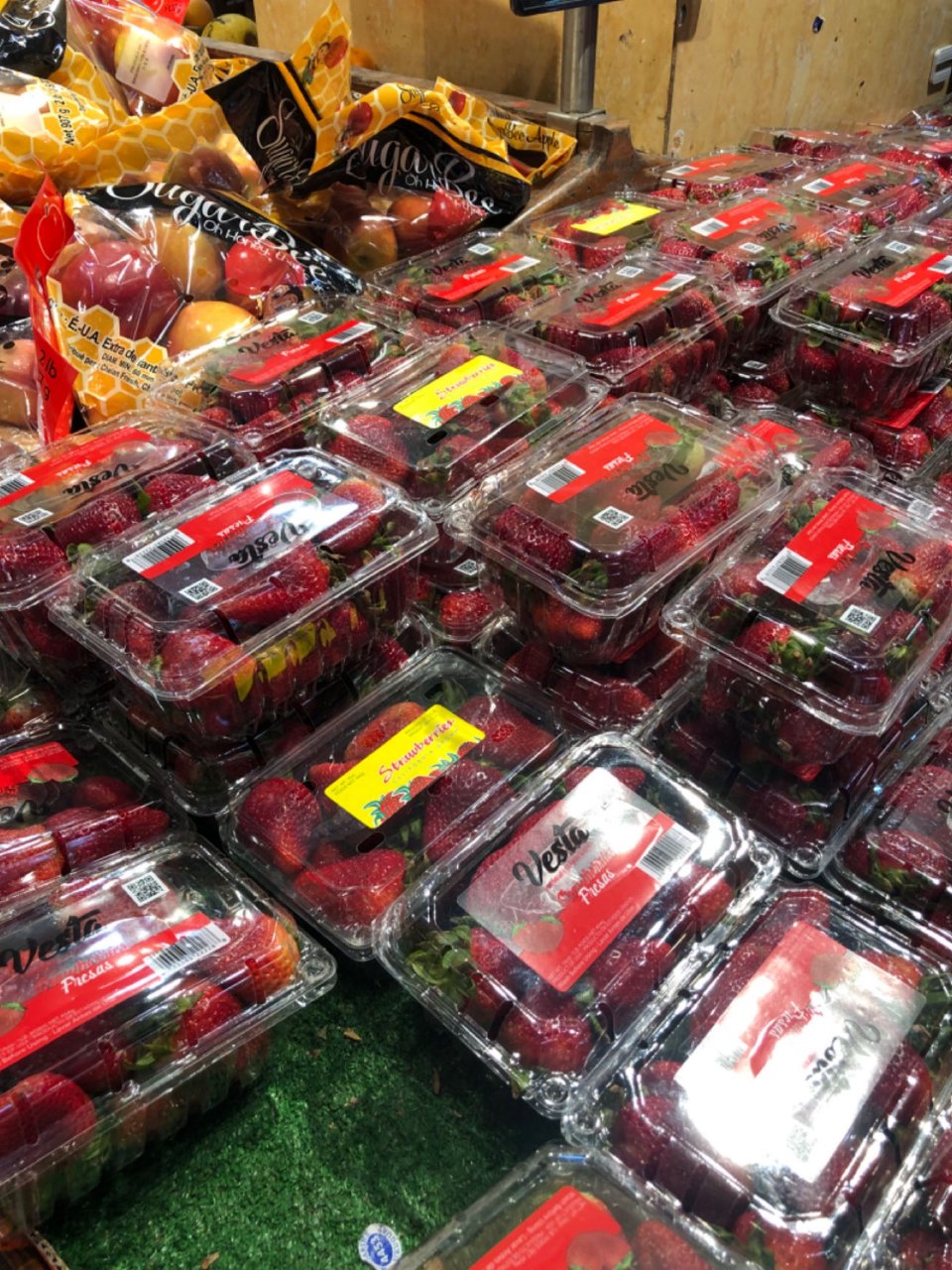 草莓大量上市