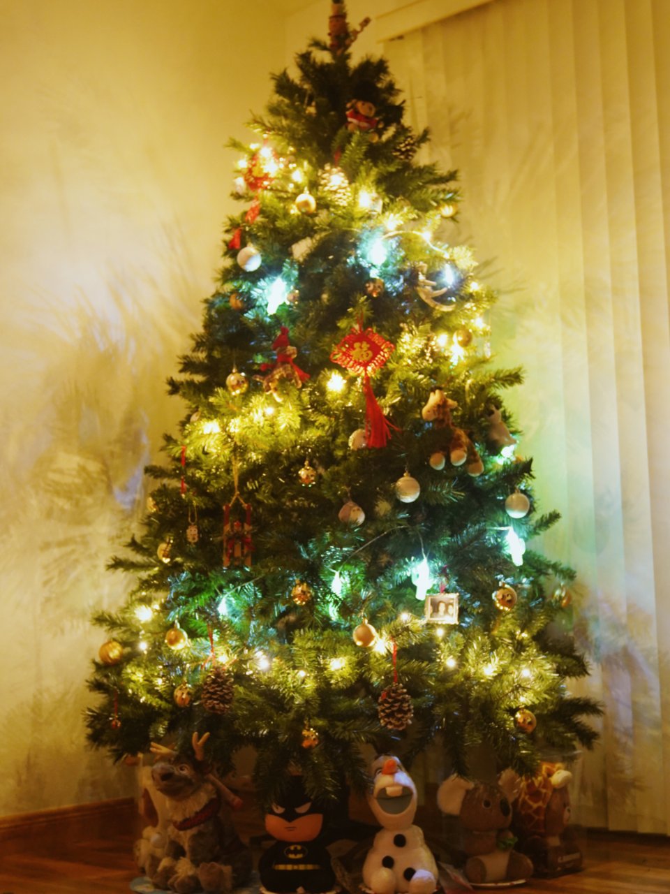 我的第一棵圣诞树！！...
