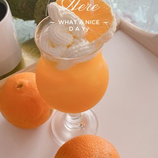 炎热的夏天｜一杯❄️雪一样白的雪顶橘子冰...