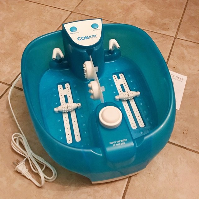 冬天来了，在沃尔玛买了个泡脚盆哈哈...