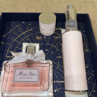 Dior出的可以refill的便攜式香水...