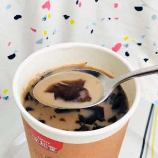 秋天的第一杯奶茶——港式奶茶+龟苓膏🥤...