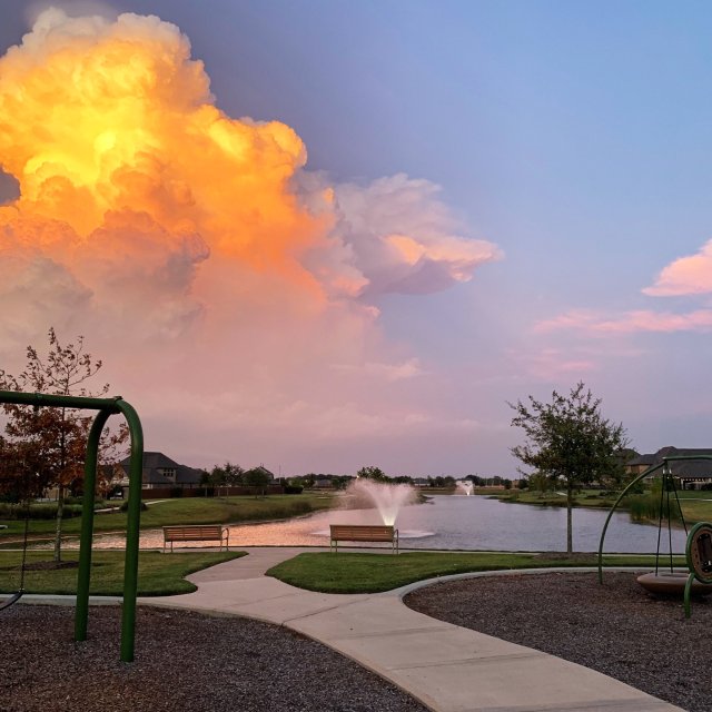 社区跑步超美火烧云