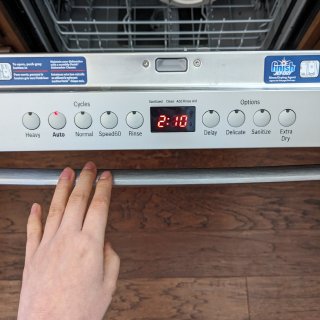 解放双手的洗碗机...