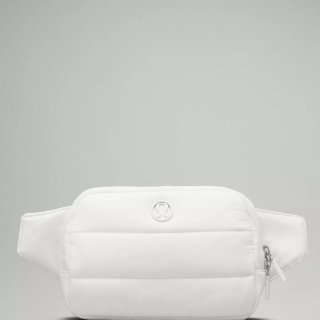 纯白色的lulu腰包，我觉得我需要...