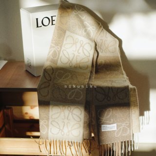 Loewe｜自从买了它所有的围巾都黯然失...