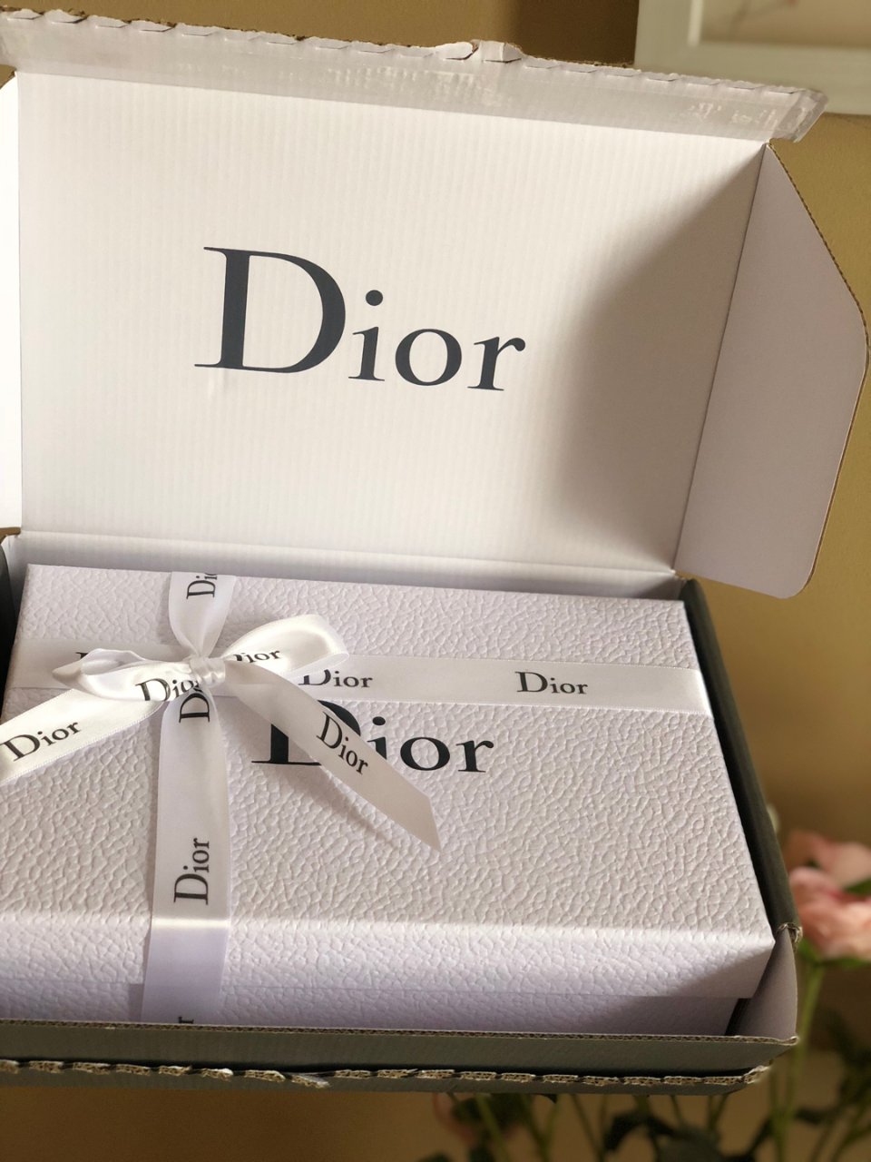 Dior 超划算的送999口红套装活动...
