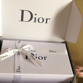 Dior 超划算的送999口红套装活动...