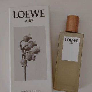 Loewe AIRE 香水分享💚 是懷念...