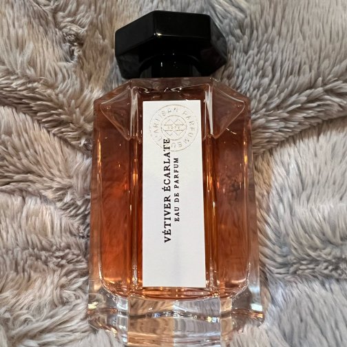 闻香笔记-阿蒂仙 Vétiver Écarlate