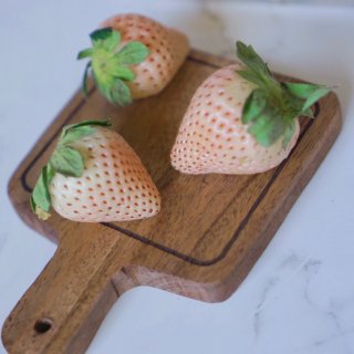 HELLO白草莓｜比想象中甜😋😋😋...