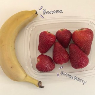 草莓香蕉奶昔｜工作日的五分鐘快手早餐...