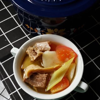 今日食之---土豆西红柿牛腩汤...
