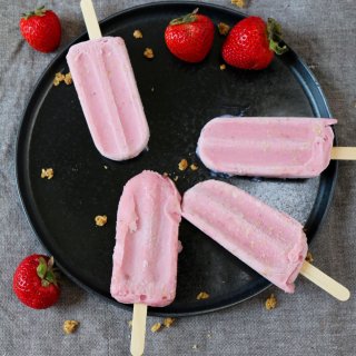 草莓希腊酸奶冰棒｜缺德舅好物分享...