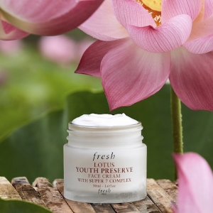 $38.25 Lotus Youth Preserve Face Cream with Super 7 Complex - Fresh | Sephora 馥蕾诗莲花面霜