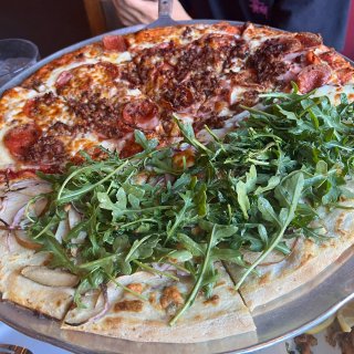 据说是Tahoe最好吃的pizza...