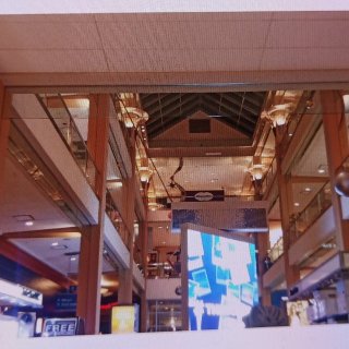 Queen'scenter皇后区购物中心...
