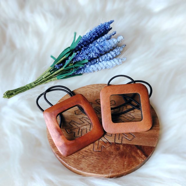 发圈也可以是木质的