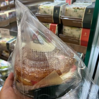 法拉盛Q28总站哪家韩国面包店开业啦
...